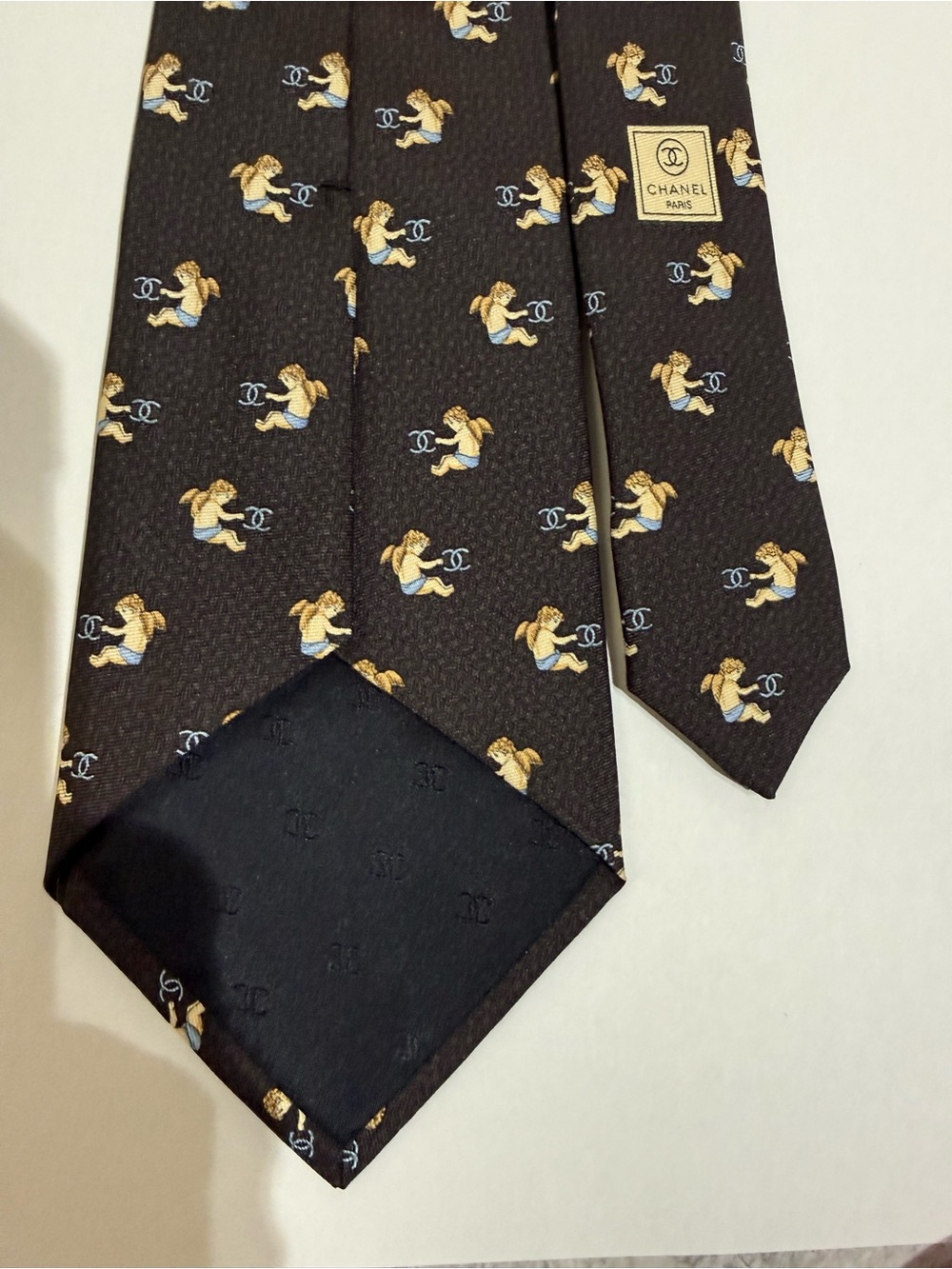 NWOT Vintage CHANEL Paris Silk Tie Rare Cherub Angel CC Logo Print Brown Itally - Picture 3 of 7